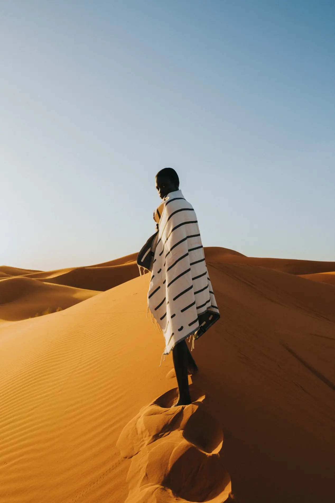 Futah - Nefua Preto & Branco Toalha Individual (4)